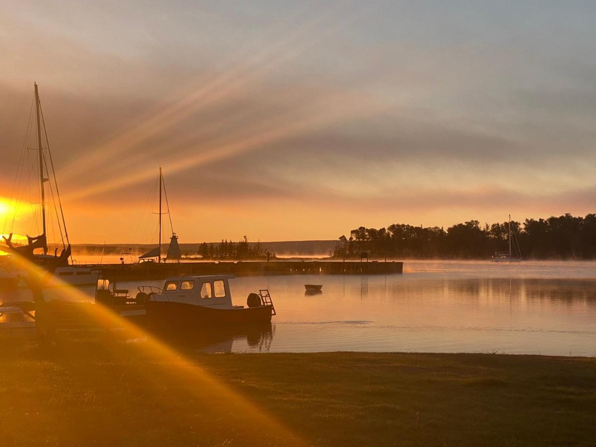 The Water'S Edge Inn & Gallery Baddeck Inlet Εξωτερικό φωτογραφία